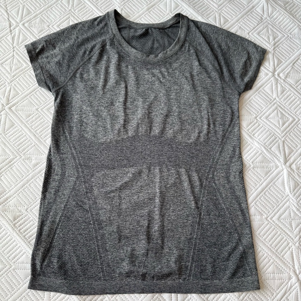 Athleta Momentum Short Sleeve Crew Neck Top Size XL Charcoal Gray